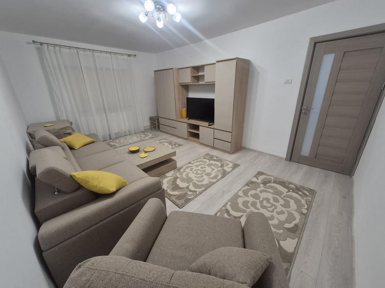 Apartament cu 2 camere decomandat, mobilat în Dacia