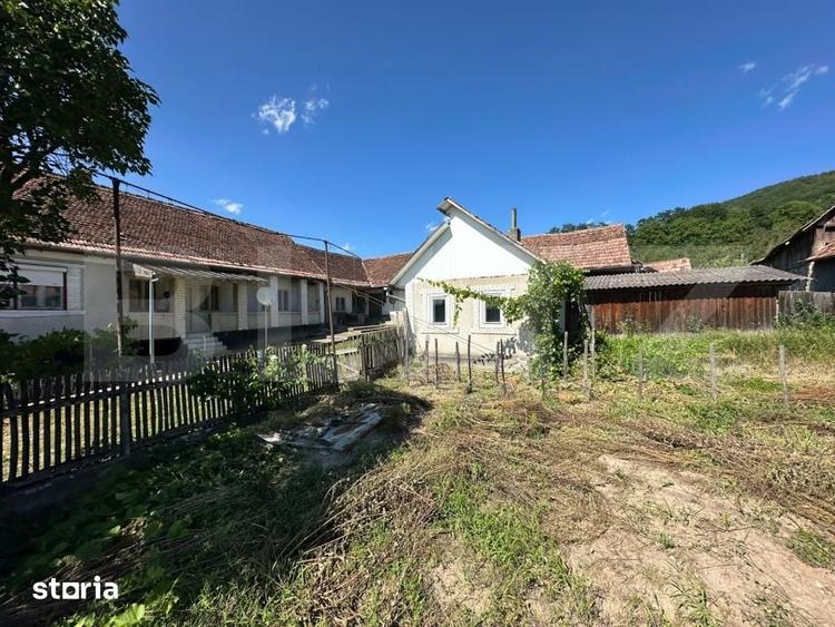Casă cu 4 camere cu Teren 5049 Mp în Central