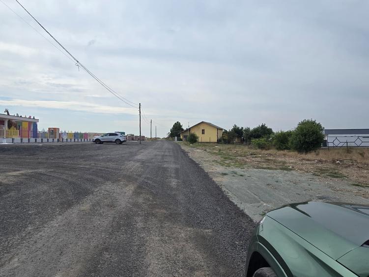 Teren Construcții intravilan de 550 mp, în Periferie