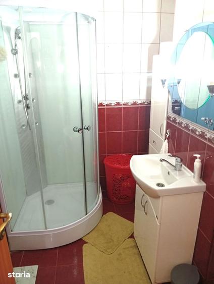 Apartament cu 3 camere decomandat în Alfa