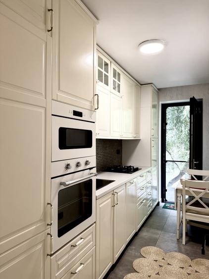 Apartament cu 3 camere semidecomandat, mobilat în Iancu Nicolae