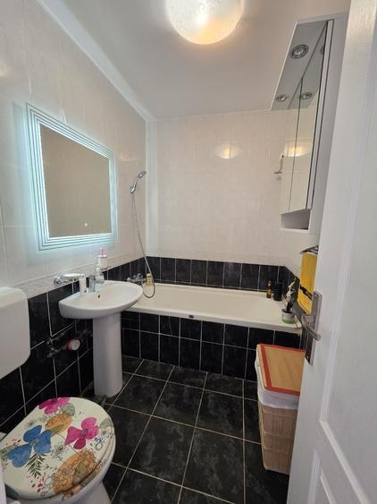 Apartament cu 2 camere semidecomandat în Titan