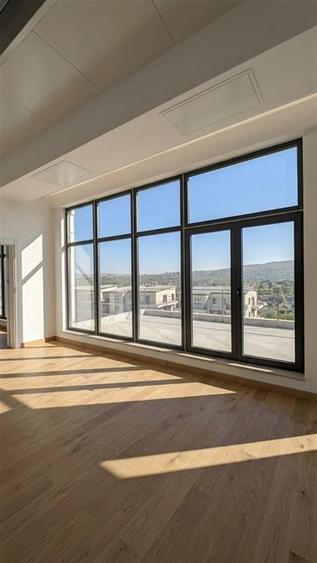 Penthouse cu 4 camere decomandat în Bucium