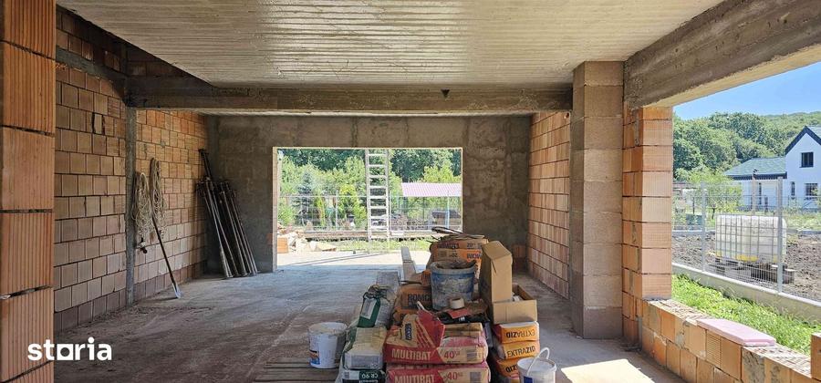 Casă cu 3 camere cu Teren 566 Mp în Corunca