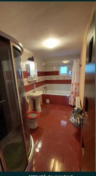 Casă cu 6 camere cu Teren 550 Mp în Central