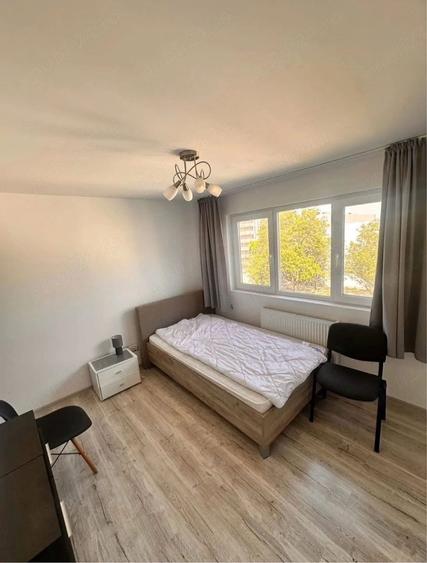 Apartament cu 4 camere decomandat, mobilat în Central