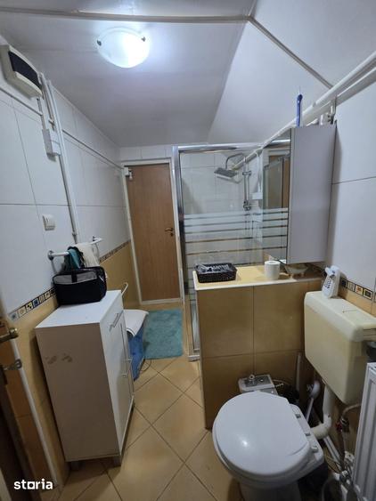 Casă cu 8 camere cu Teren 1000 Mp în Gârleni