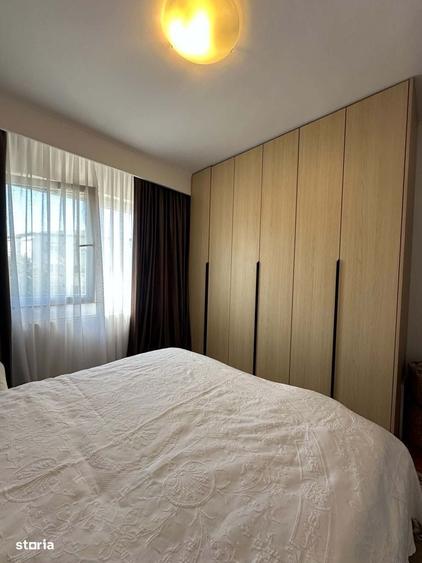 Apartament cu 4 camere decomandat în Micro 16