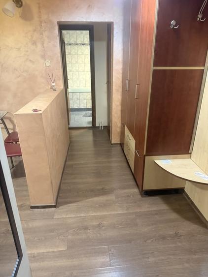 Apartament cu 2 camere decomandat în Apărătorii Patriei