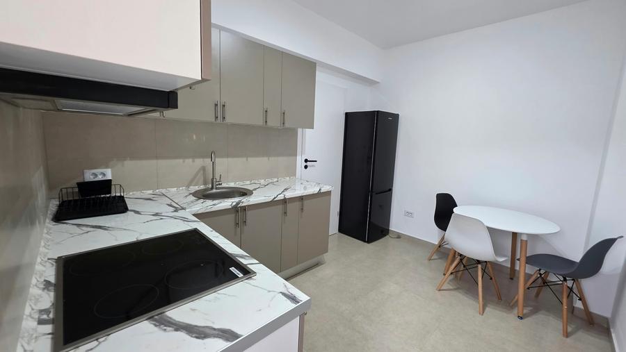 Apartament cu 2 camere decomandat, mobilat în Păcii