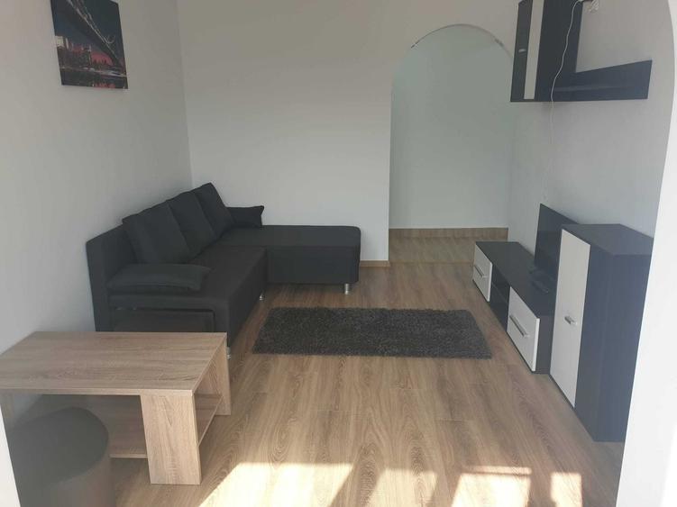 Apartament cu 2 camere semidecomandat în Micro 14