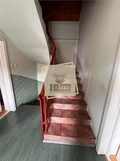 Casă cu 10 camere cu Teren 450 Mp în Central