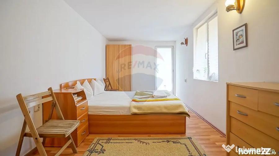 Casă cu 11 camere cu Teren 712 Mp în Fundata