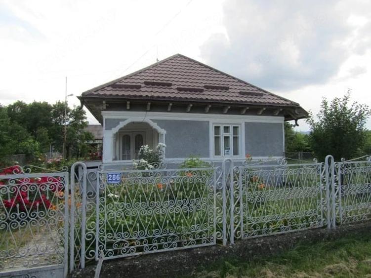Casă cu 3 camere cu Teren 3884 Mp în Săvinești