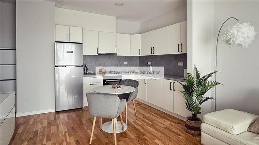 Apartament cu 2 camere semidecomandat, mobilat în Băneasa