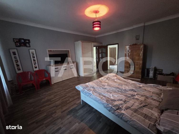 Casă cu 3 camere în Sâmbăta de Jos