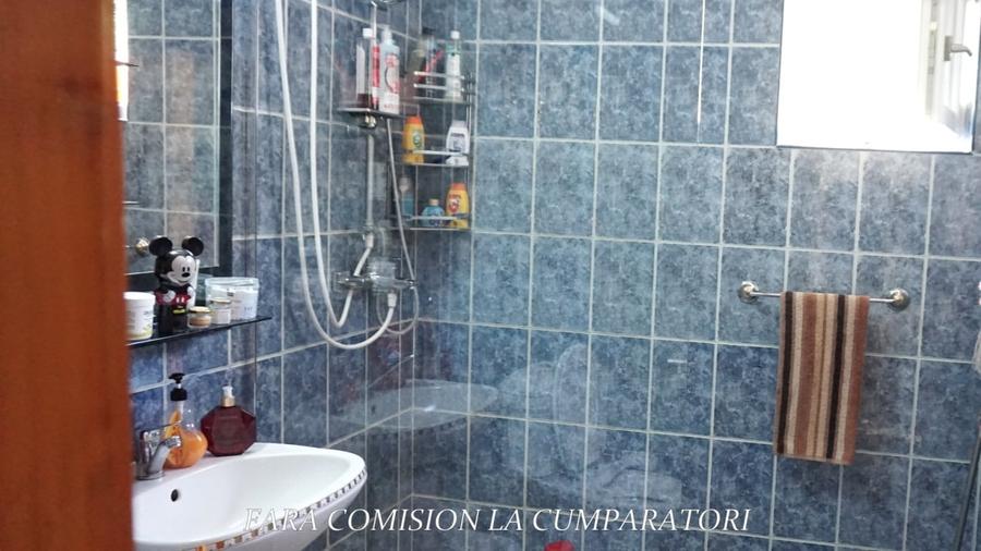 Casă individuală cu 6 camere cu Garaj în Păușești-Măglași