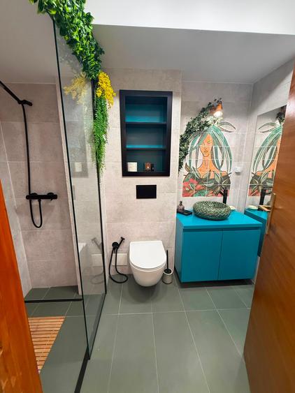 Apartament cu 4 camere în P-ța Universității