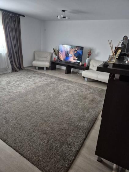 Casă individuală cu 5 camere cu Canalizare în Lumina
