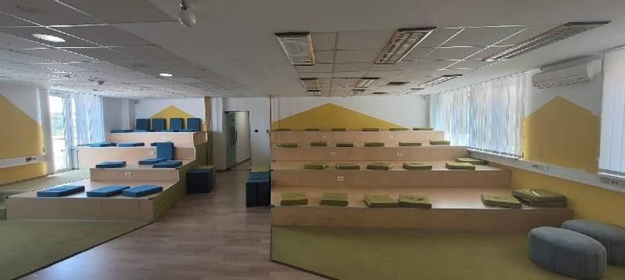 Birou, de 420 mp, în Universitate