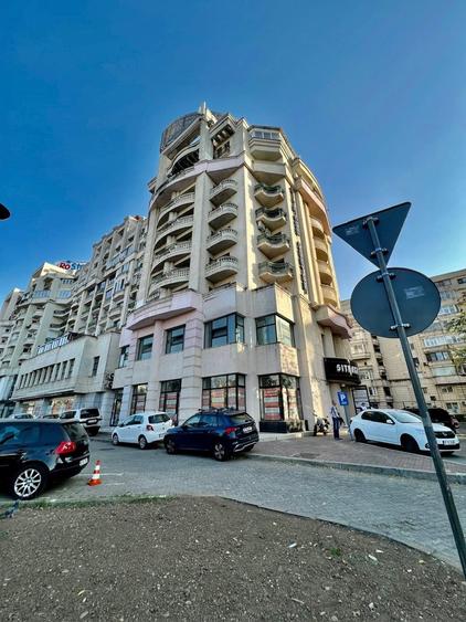 Apartament cu 4 camere decomandat în P-ța Unirii