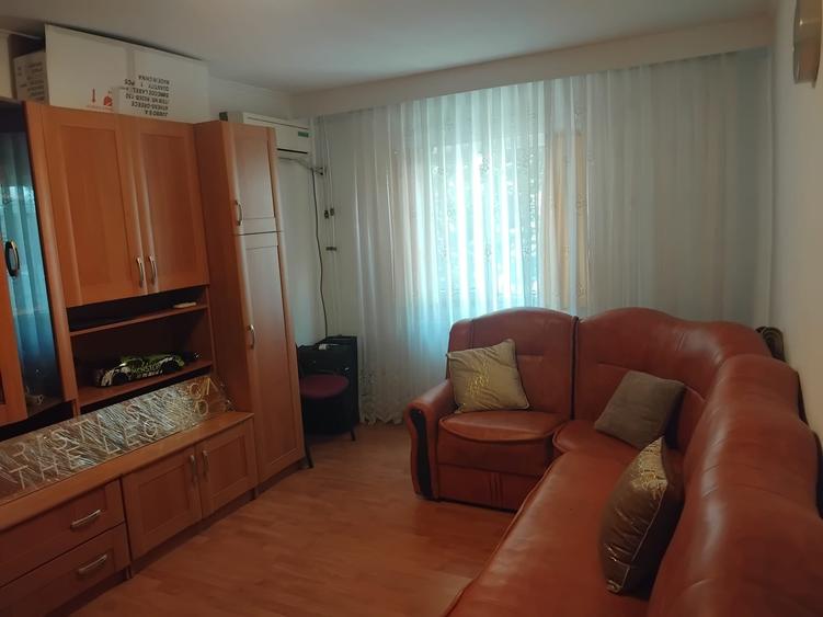 Apartament cu 2 camere decomandat în CET
