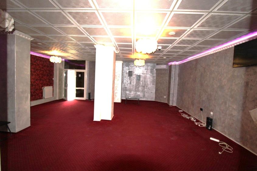Spațiu comercial, de 180 mp, în Micro 21