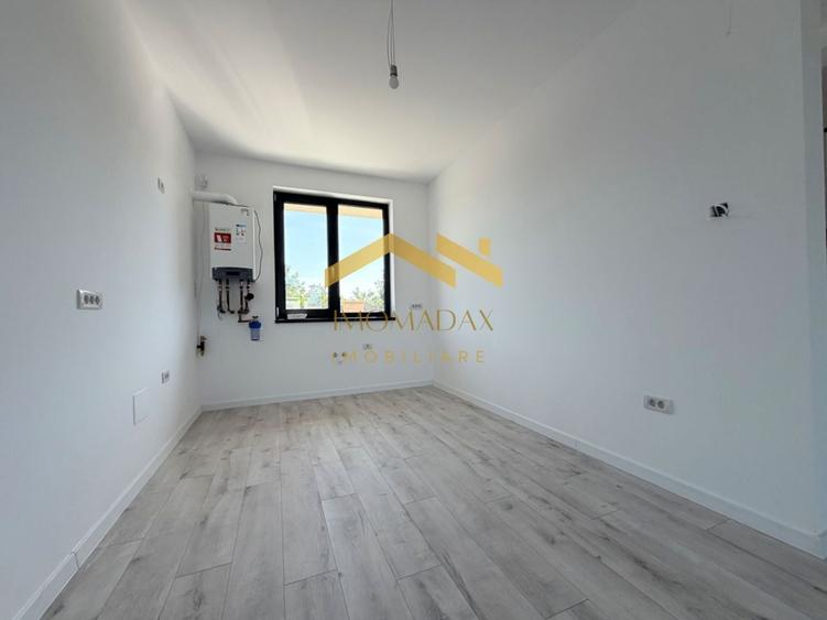 Duplex cu 4 camere cu Canalizare în Utvin