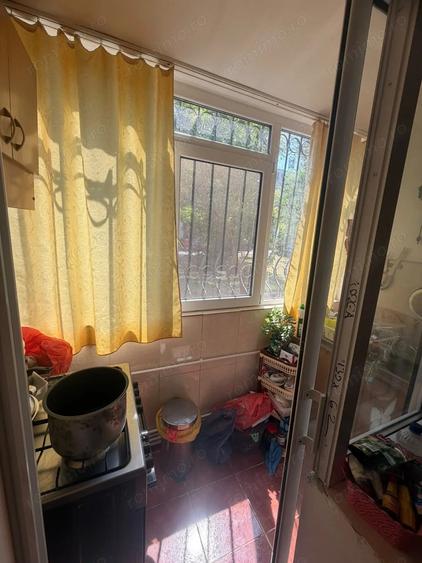 Apartament cu 2 camere decomandat în Km 4