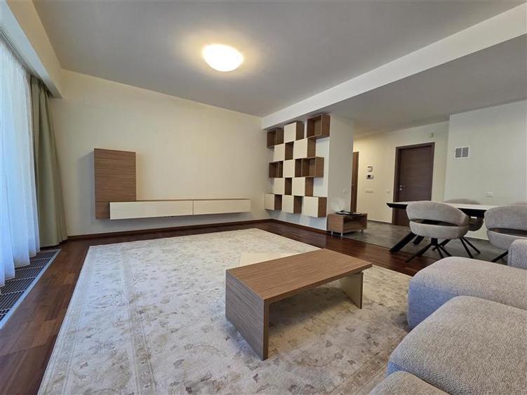 Apartament cu 2 camere semidecomandat, mobilat în Drumul Poienii