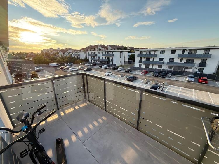 Apartament cu 3 camere semidecomandat, mobilat în Carpați 2