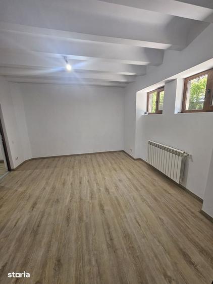 Apartament cu 3 camere în Primăverii