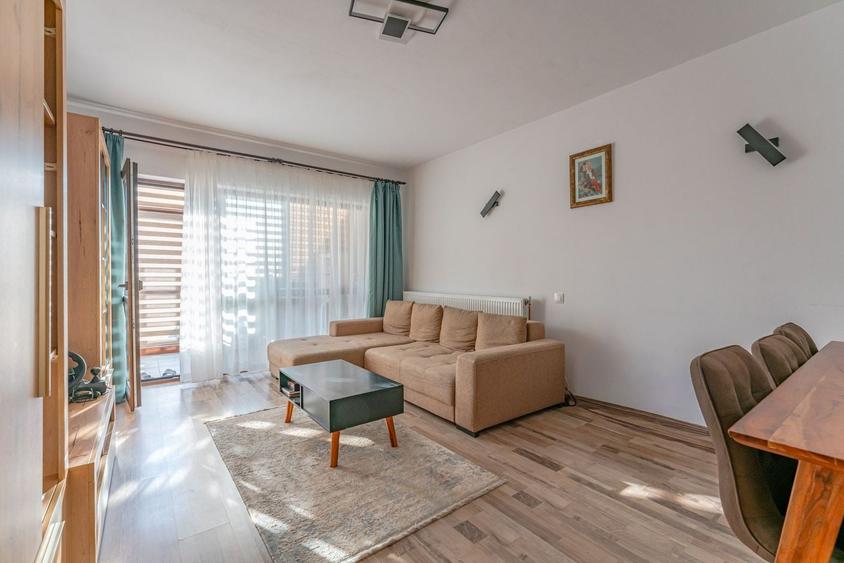 Apartament cu 3 camere decomandat, mobilat în Sânpetru