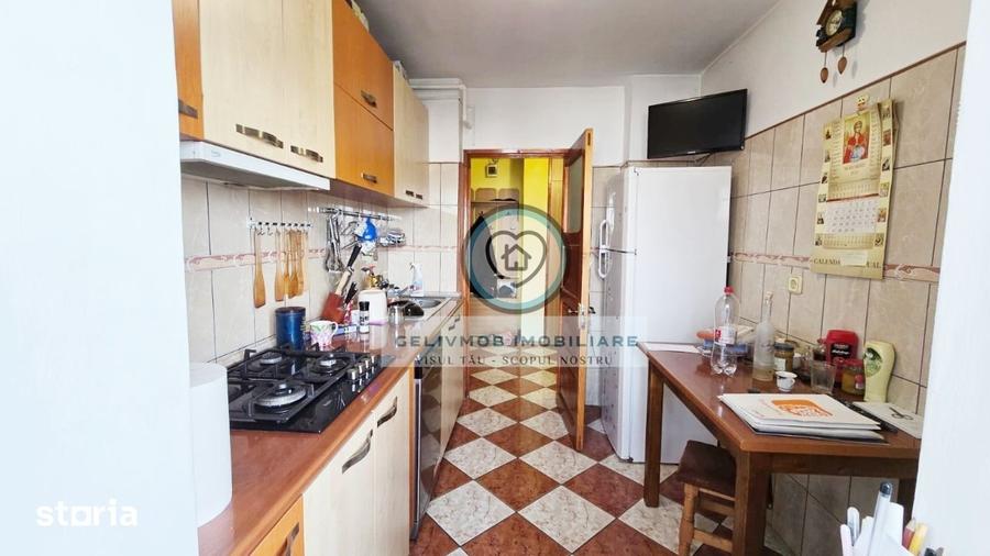 Apartament cu 3 camere decomandat în Mihai Bravu