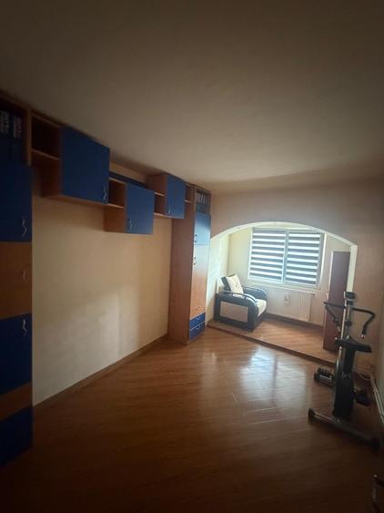 Apartament cu 3 camere decomandat, mobilat în Vidin-Progresul