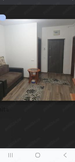 Garsonieră decomandată în Titan