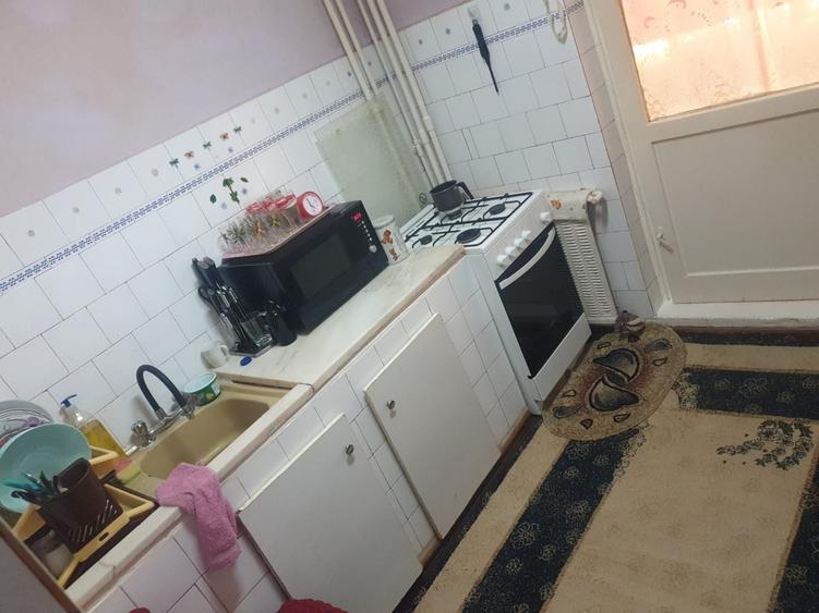 Apartament cu 3 camere decomandat în Găvana