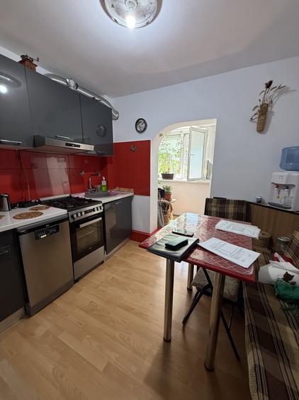 Apartament cu 3 camere decomandat în Siderurgiștilor