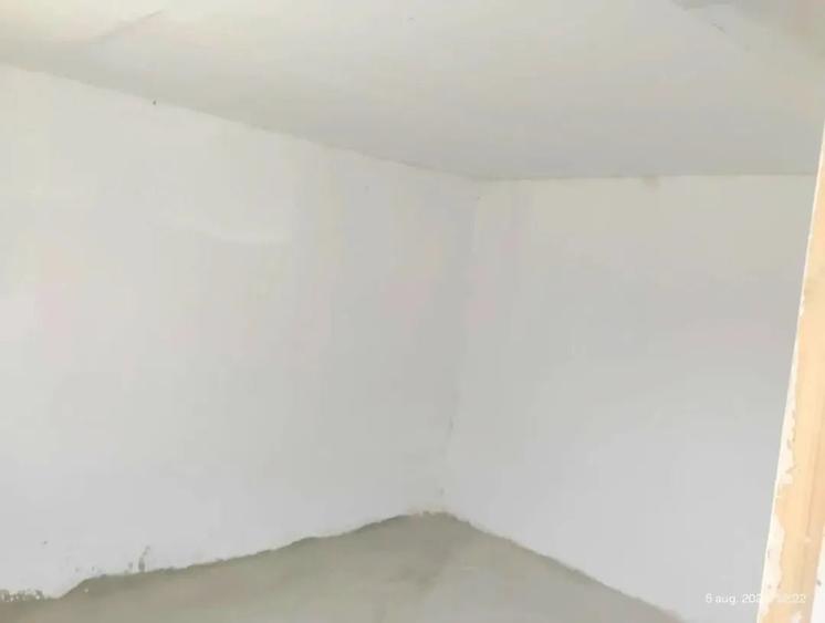Casă cu 2 camere decomandat cu Teren 131 Mp în Petin