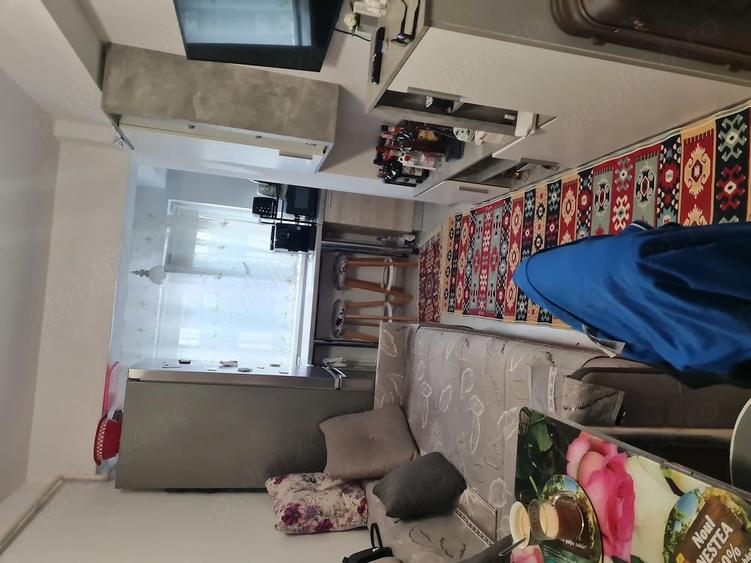 Apartament cu 2 camere semidecomandat în Valea Adâncă