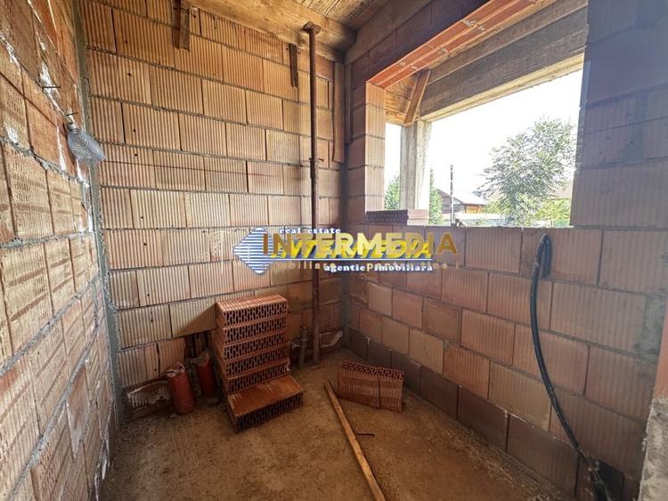 Casă individuală cu 4 camere cu Canalizare în Ampoi 3