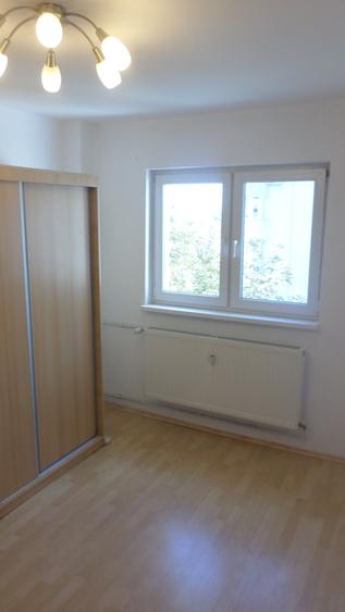Apartament cu 4 camere decomandat în 13 Septembrie