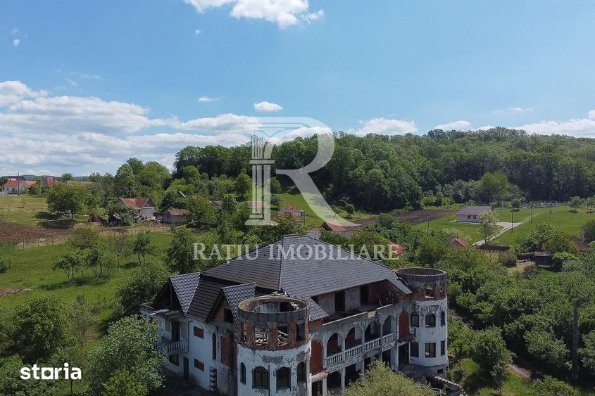 Casă cu Teren 5794 Mp în Aușeu