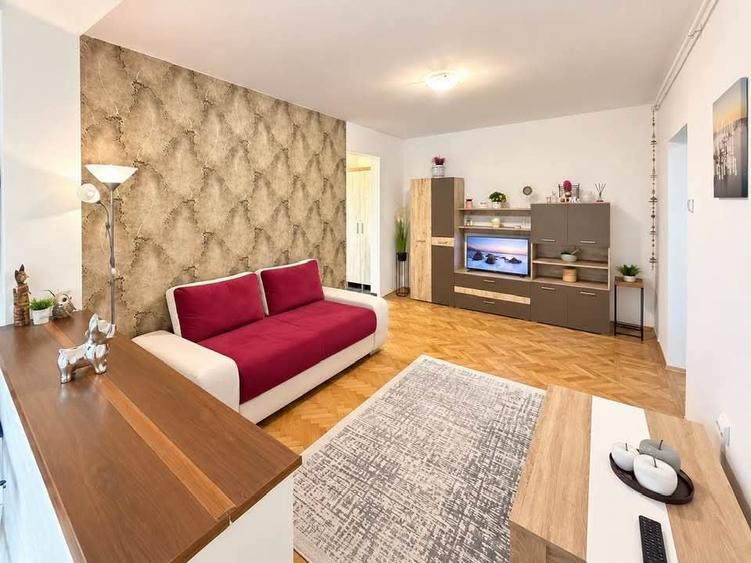 Apartament cu 2 camere semidecomandat în City Park Mall