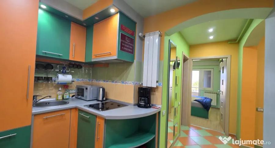 Apartament cu 4 camere decomandat în Complex Studențesc