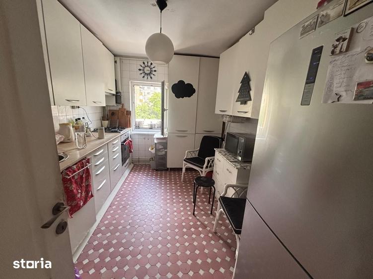 Apartament cu 4 camere decomandat în Gară