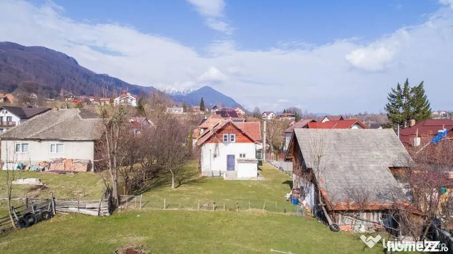 Casă cu 6 camere cu Teren 1915 Mp în Bran