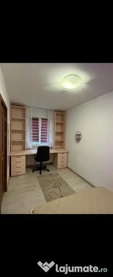 Apartament cu 2 camere semidecomandat în Craiovița Nouă