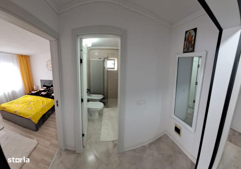 Apartament cu 4 camere decomandat în Central