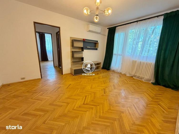 Apartament cu 3 camere în Podu Roș